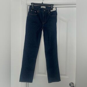 ABERCROMBIE & FITCH MID RISE 90s STRAIGHT IN DARK WASH SZ 26/2 Reg NWT